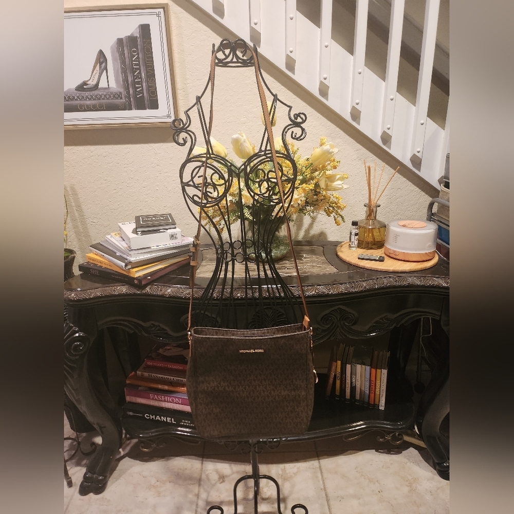 Michael Kors Signature crossbody bag